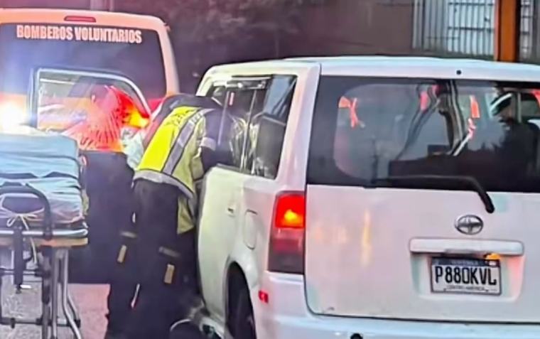 Atacan a pasajeros de taxi en la calzada San Juan