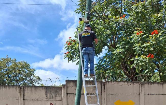 Retiran 12 cámaras usadas presuntamente por pandillas para espiar movimientos