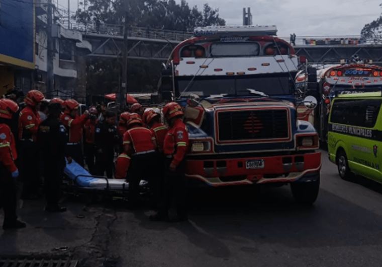 Ataque armado en bus extraurbano deja a un hombre herido en la calzada Roosevelt
