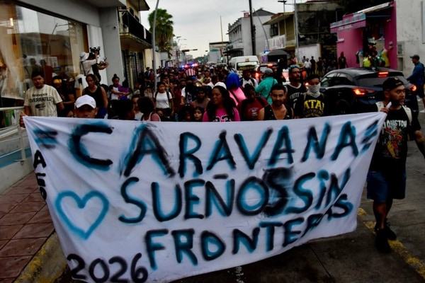 Guatemala Caravana migrante continúa avanzando tras breve pausa Caravana migrante continúa avanzando tras breve pausa
