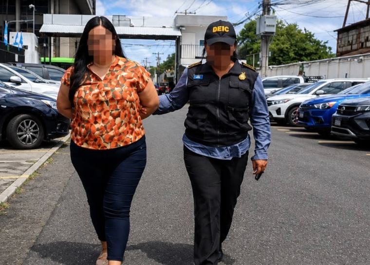 Detienen a abogada en zona 10 vinculada a fraude inmobiliario
