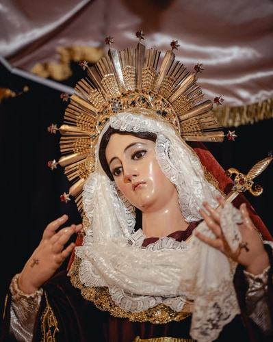 Tu Comunidad La Recolección conmemora los Siete Dolores de Virgen María La Recolección conmemora los Siete Dolores de Virgen María