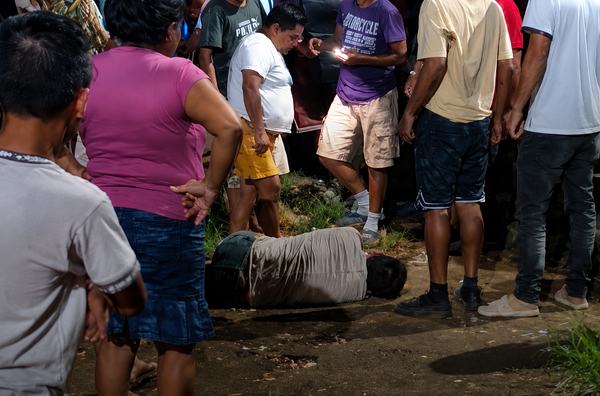Guatemala Vapulean a conductor ebrio señalado de atropellar a hermanas