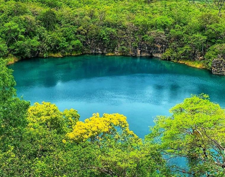Cenotes de la Candelaria: El impresionante tesoro de aguas turquesas escondido