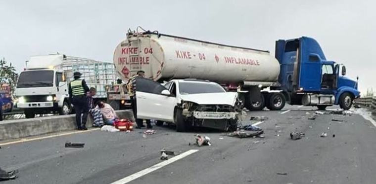 Trailer protagoniza accidente en el Libramiento de Chimaltenango