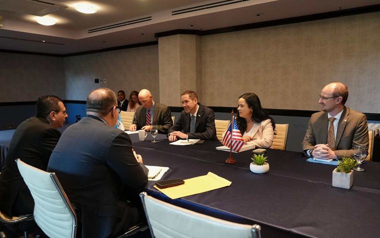 EE. UU. advierte de revocaciones adicionales de visas para quienes amenacen las instituciones democráticas