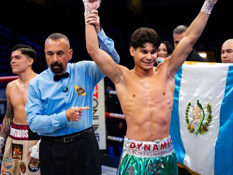 Amador Méndez noquea en 34 segundos y mantiene su invicto en la cartelera de Lester Martínez