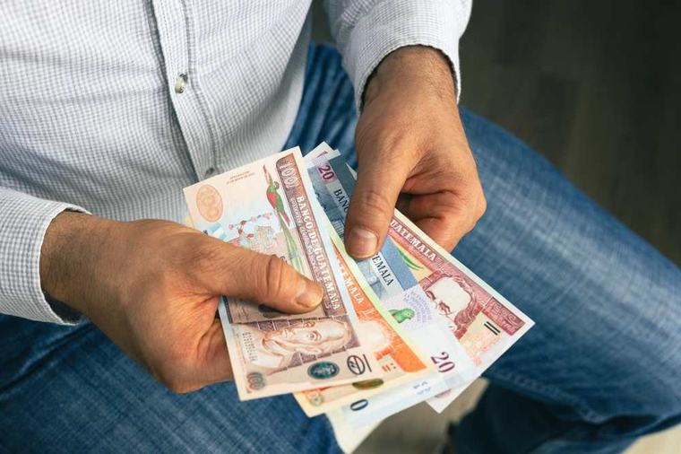 Salario mínimo 2027: trabajadores y empresarios presentan propuestas, y Gobierno se abstiene