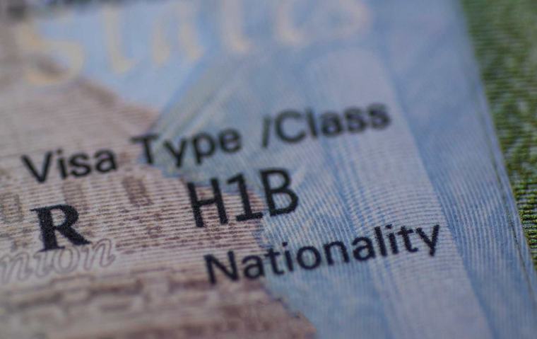 ¿Qué es la visa H-1B? La razón por la que Trump insiste en imponerle una tarifa de US$103 mil