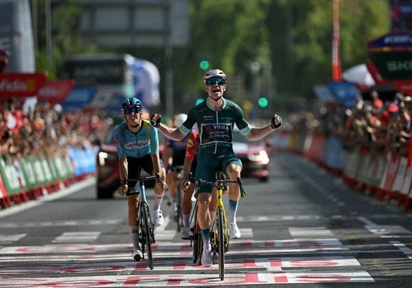 Deportes Van Aert hace doblete en Córdoba y Mas se mantiene líder